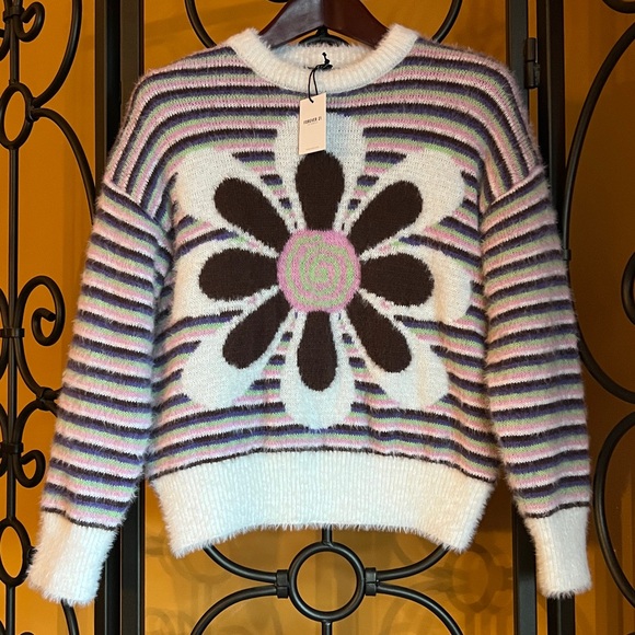 Forever 21 Sweaters - FOREVER 21 Fuzzy Striped Floral Graphic Sweater